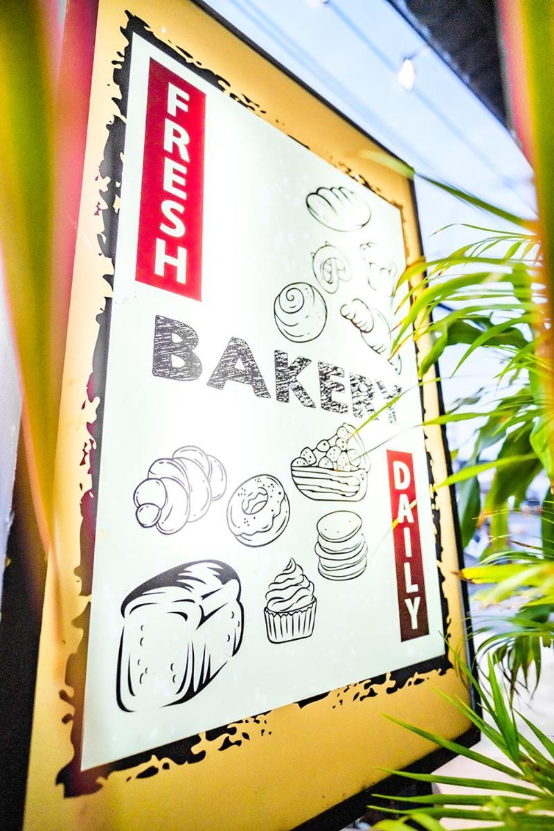 Breakers Hotel Rawai Esterno foto